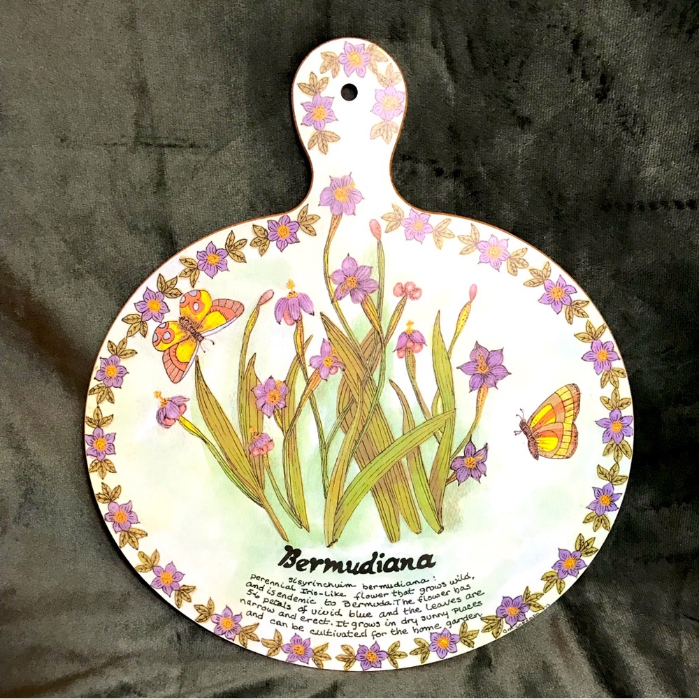Clover Leaf Melamine Chopping Cutting Board “Bermudiana” Made in the U.K England